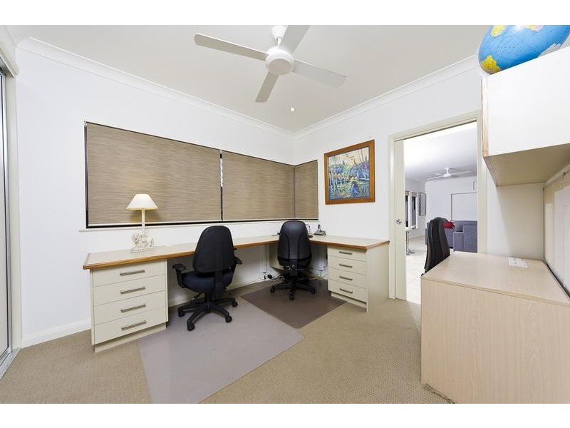 17 Rainbow Street, Kanimbla QLD 4870