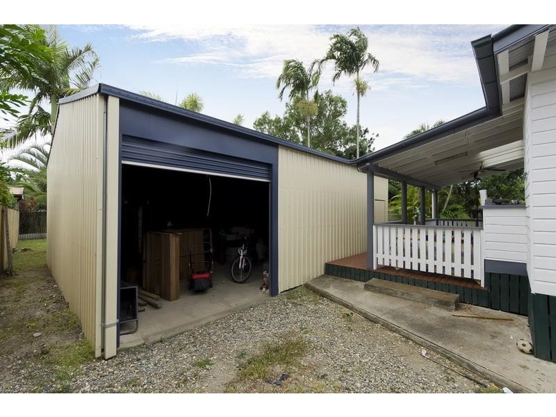 16 Miles Street, Manoora QLD 4870