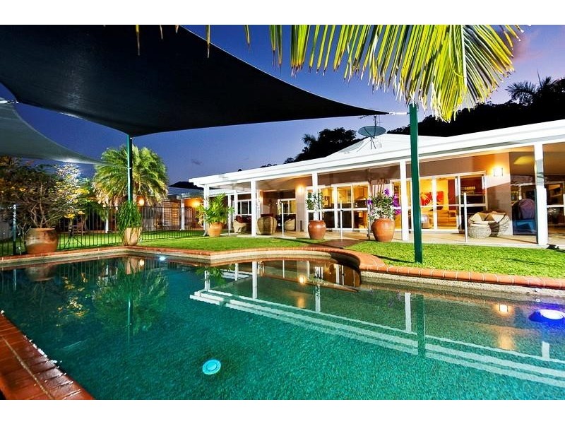 1 Petricola St, Clifton Beach QLD 4879