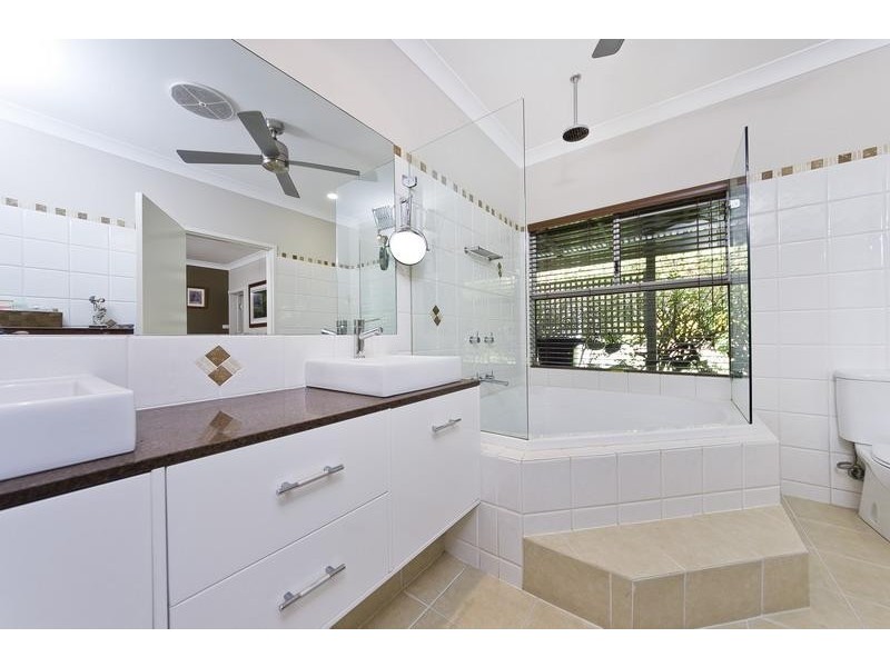 1 Petricola St, Clifton Beach QLD 4879