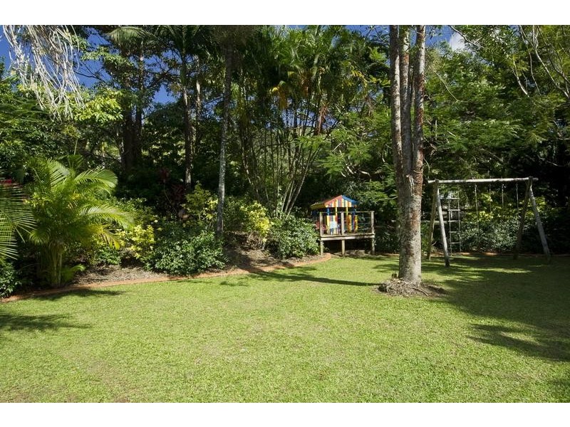 1 Petricola St, Clifton Beach QLD 4879