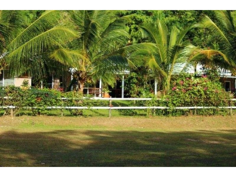 1 Petricola St, Clifton Beach QLD 4879