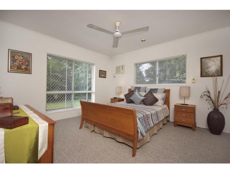 5 Ariel Court, Mooroobool QLD 4870