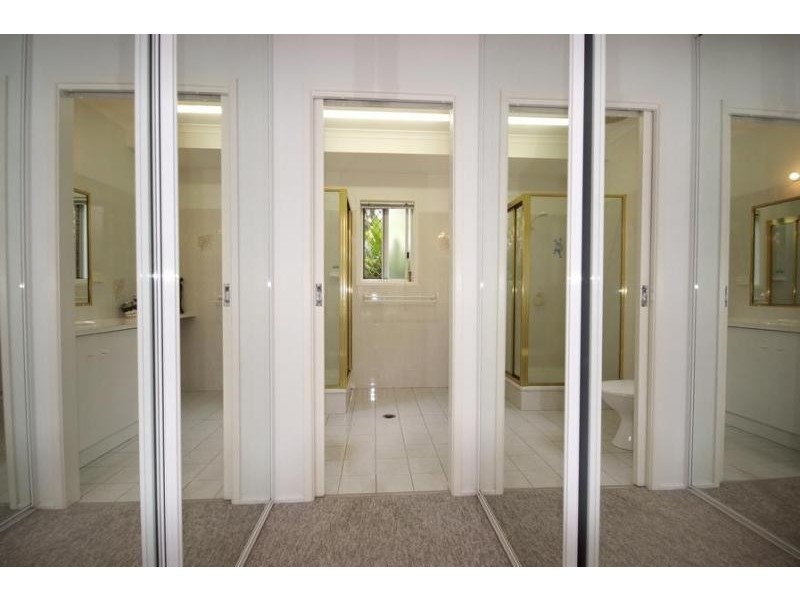 5 Ariel Court, Mooroobool QLD 4870