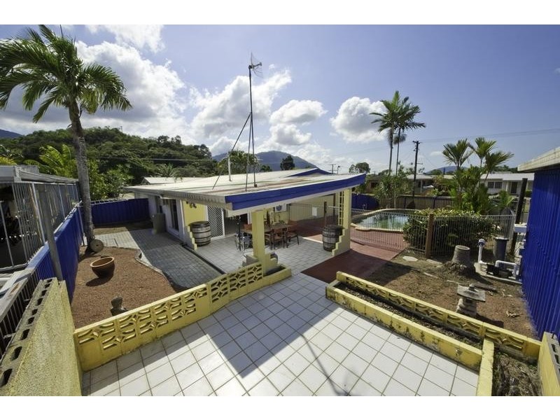 26 Nephrite Street, Woree QLD 4868