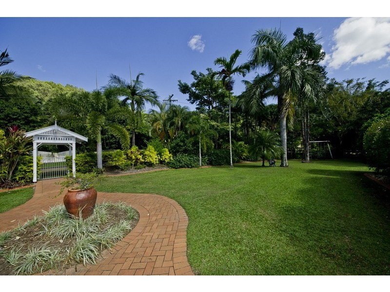 21-23 Stevens Street, Clifton Beach QLD 4879