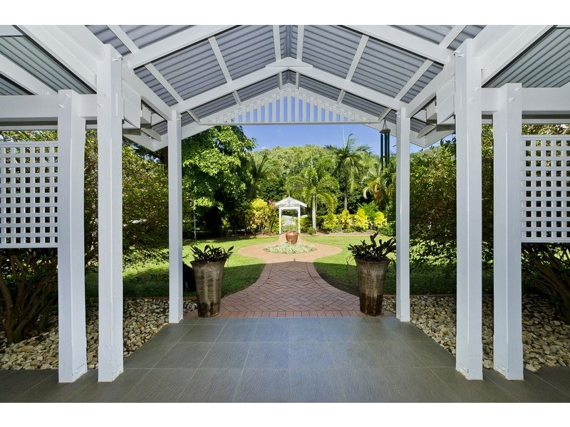 21-23 Stevens Street, Clifton Beach QLD 4879