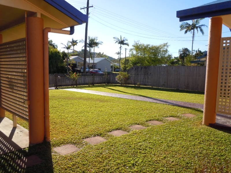 16 Ireland Crescent, Whitfield QLD 4870