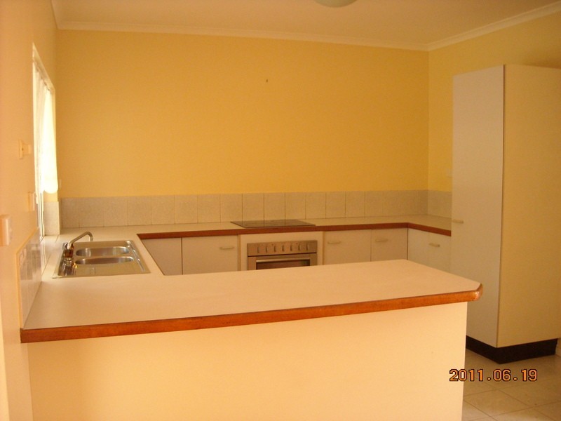 16 Ireland Crescent, Whitfield QLD 4870