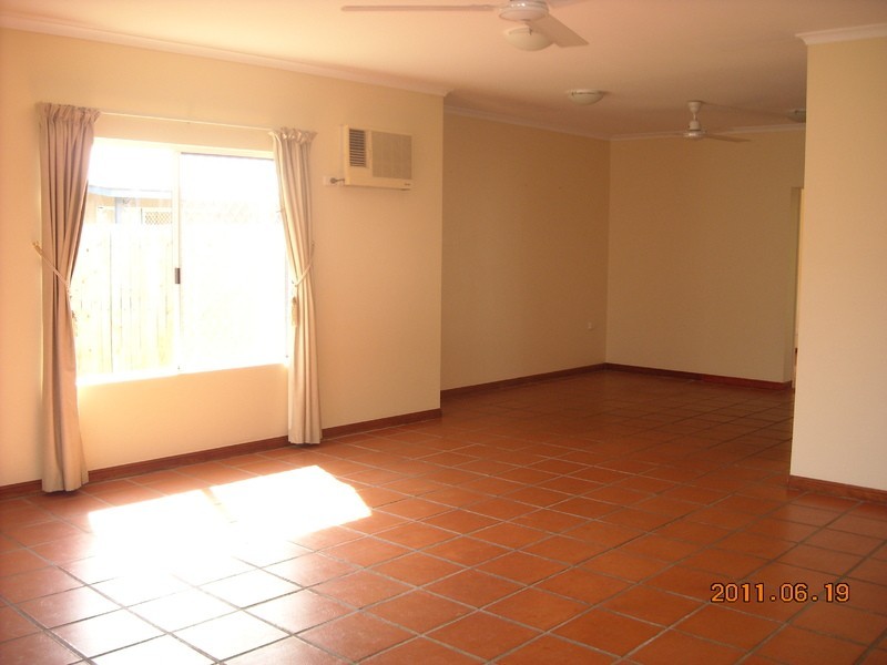 16 Ireland Crescent, Whitfield QLD 4870