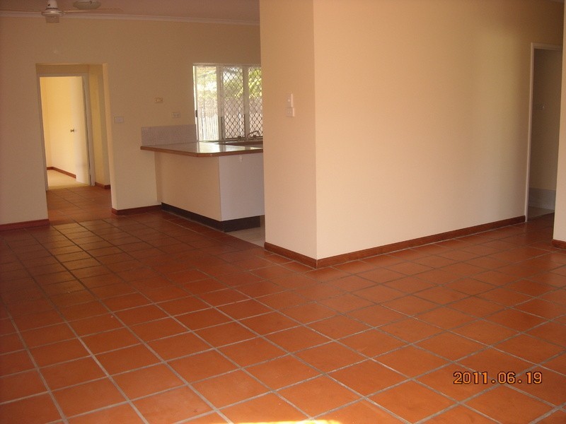 16 Ireland Crescent, Whitfield QLD 4870