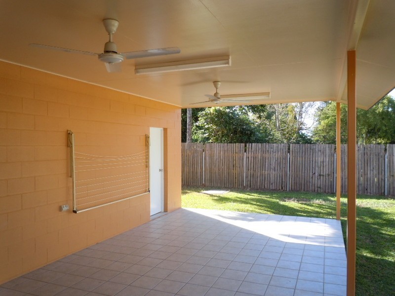 16 Ireland Crescent, Whitfield QLD 4870