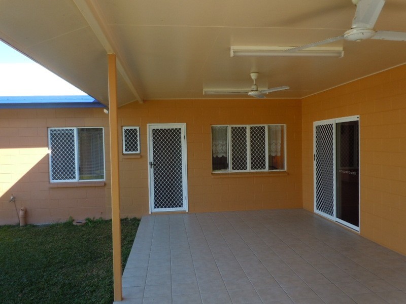 16 Ireland Crescent, Whitfield QLD 4870