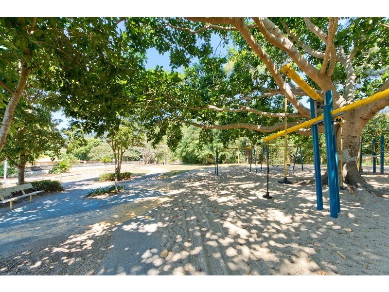 9 Ronto Close, Manoora QLD 4870