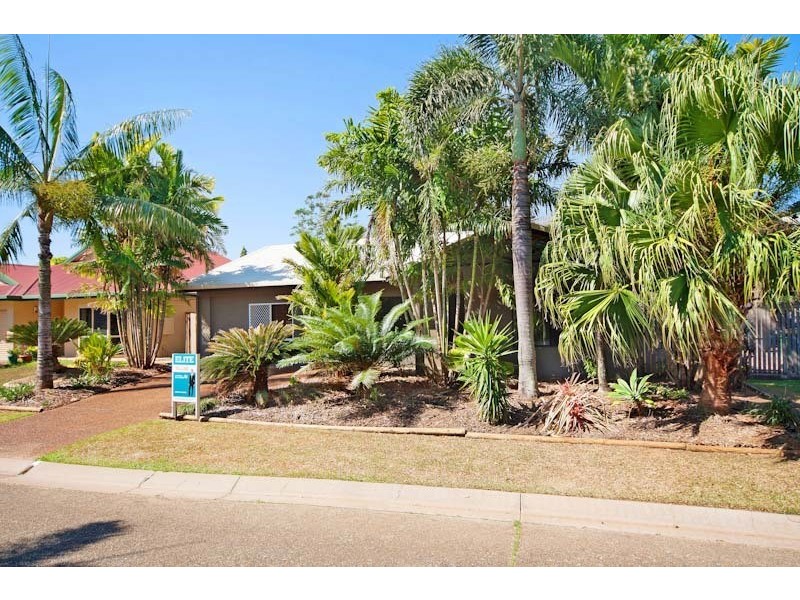 9 Caneland Court, Redlynch QLD 4870