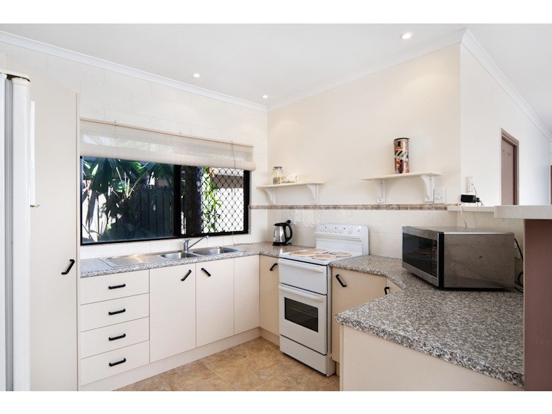 9 Caneland Court, Redlynch QLD 4870