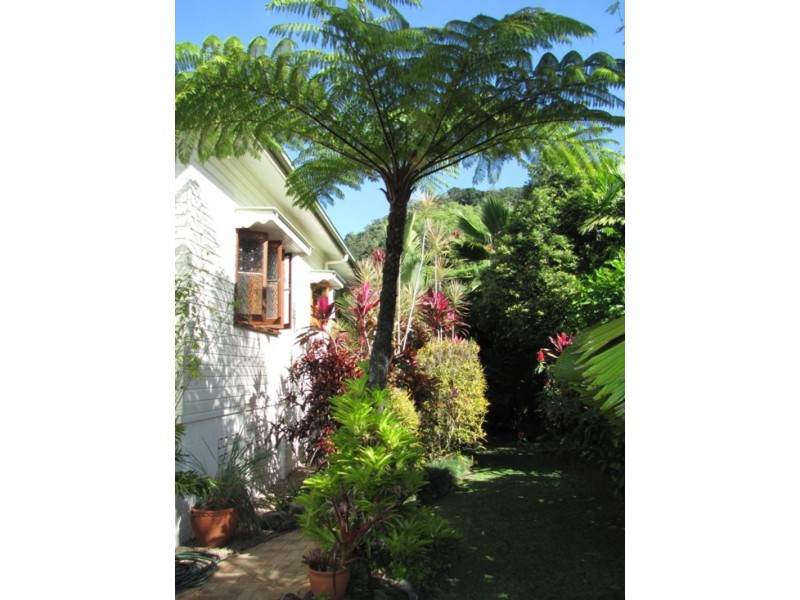 13 Diehm Street, Aeroglen QLD 4870