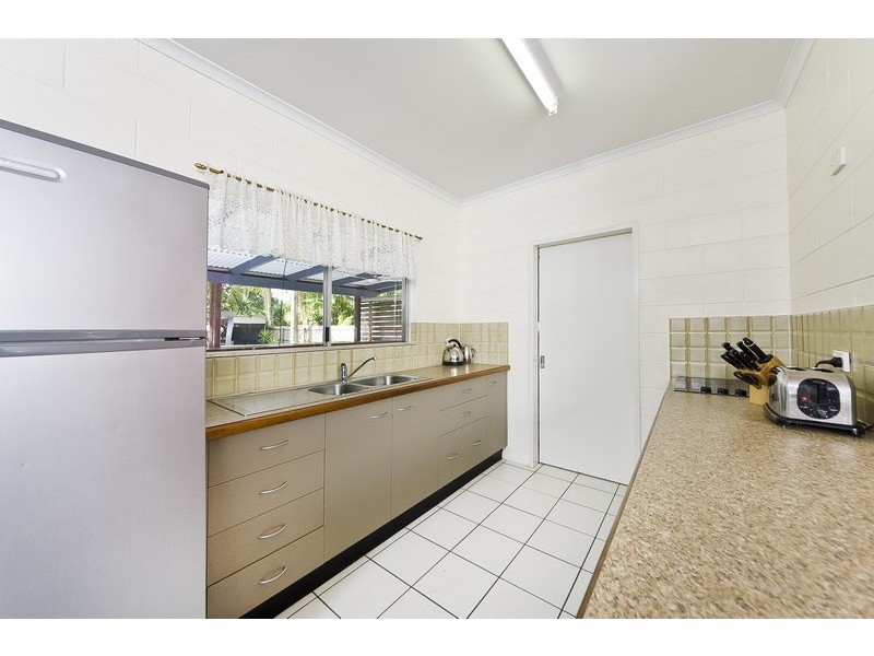 5 Fraser Close, Kanimbla QLD 4870