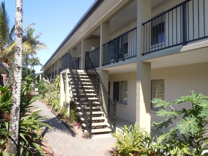 8/98 Pease Street, Manoora QLD 4870