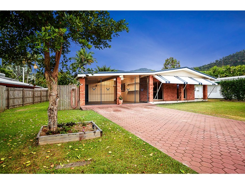 13 Carnation Drive, Mooroobool QLD 4870