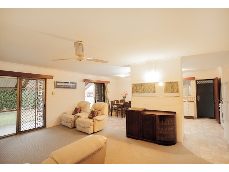 13 Carnation Drive, Mooroobool QLD 4870