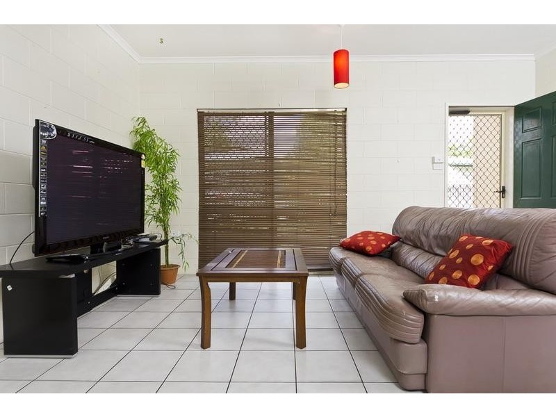 1/130 Robert Road, Bentley Park QLD 4869