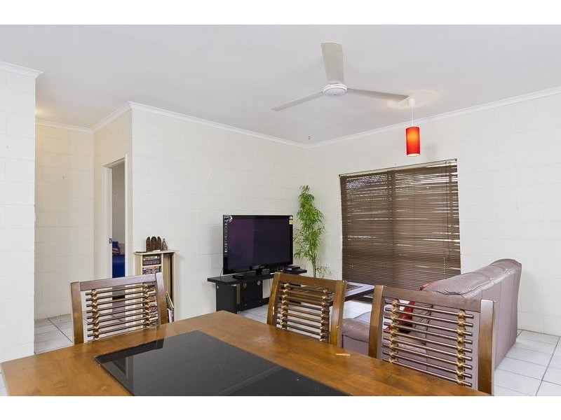 1/130 Robert Road, Bentley Park QLD 4869