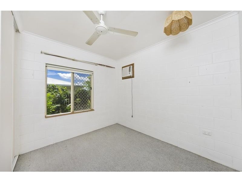 1/130 Robert Road, Bentley Park QLD 4869