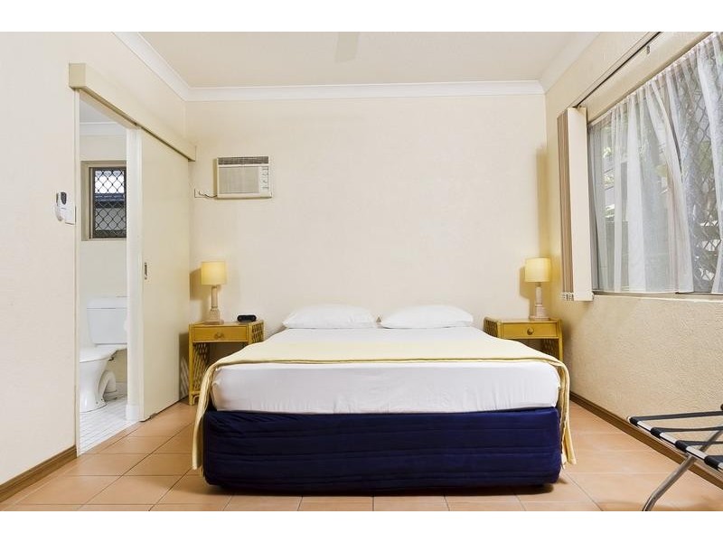 4/184 McLeod Street, Cairns North QLD 4870