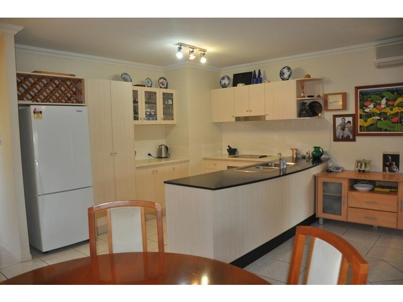 15/310-316 Lake St, Cairns North QLD 4870