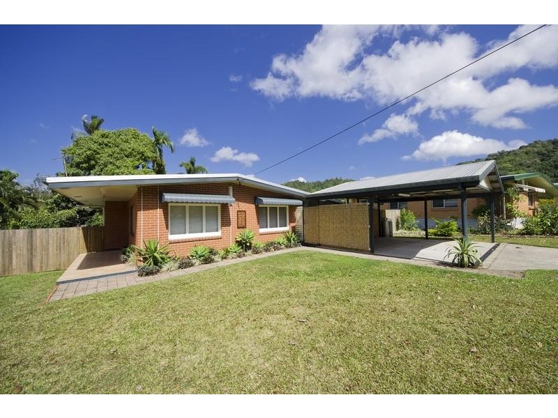 27 Kevin Street, Whitfield QLD 4870