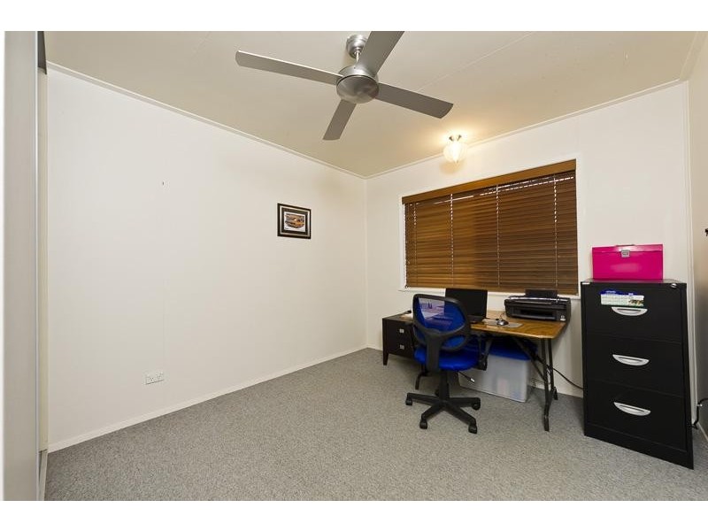 27 Kevin Street, Whitfield QLD 4870