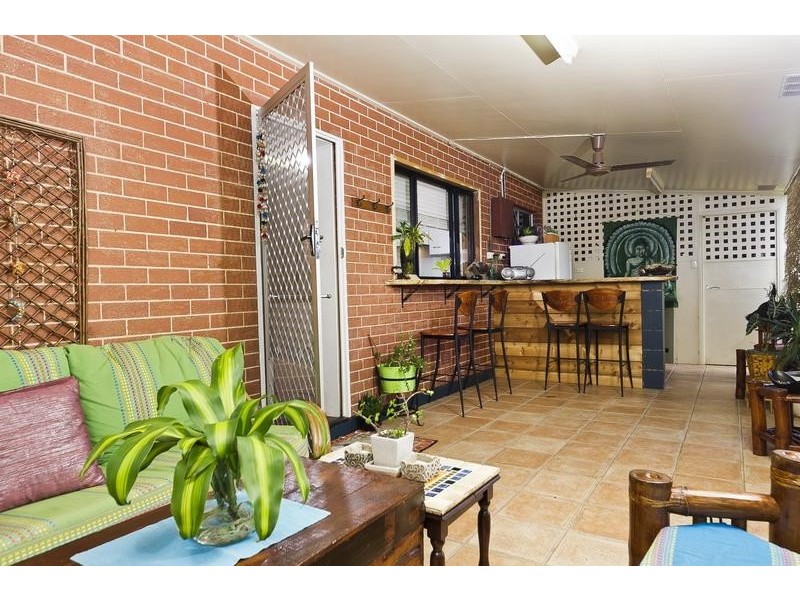 27 Kevin Street, Whitfield QLD 4870