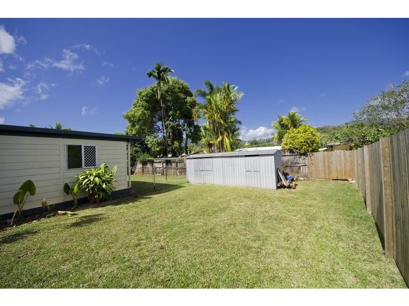 27 Kevin Street, Whitfield QLD 4870