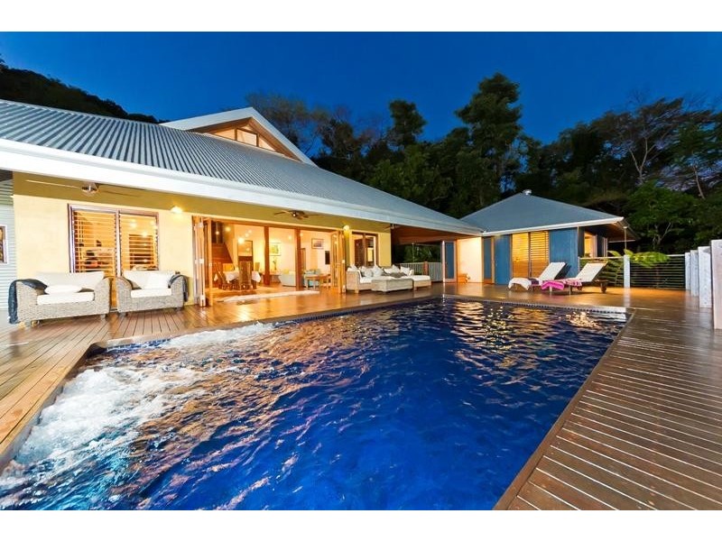 174-182 Stanton Rd, Smithfield QLD 4878