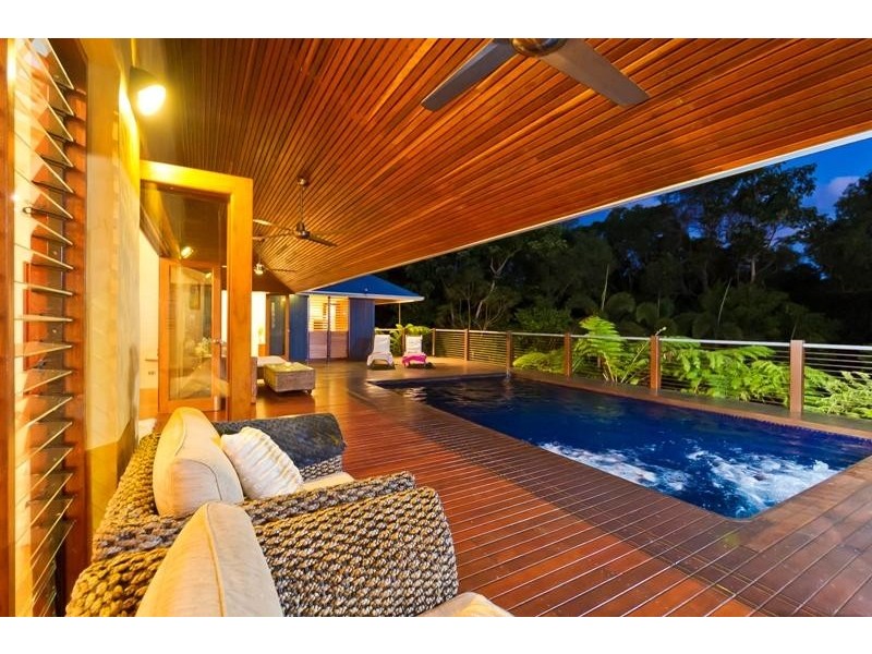 174-182 Stanton Rd, Smithfield QLD 4878