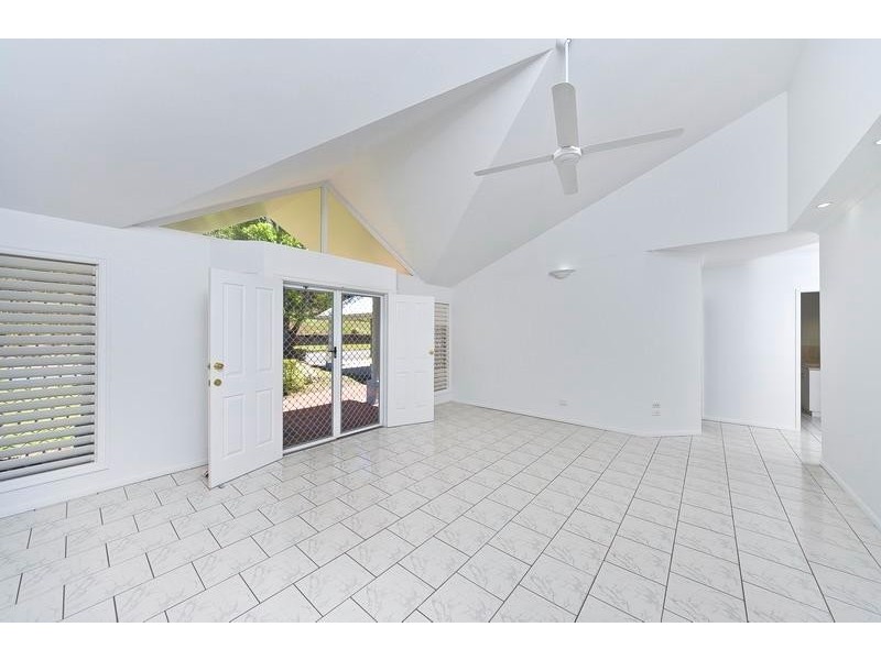 38 Callum Street, Mooroobool QLD 4870