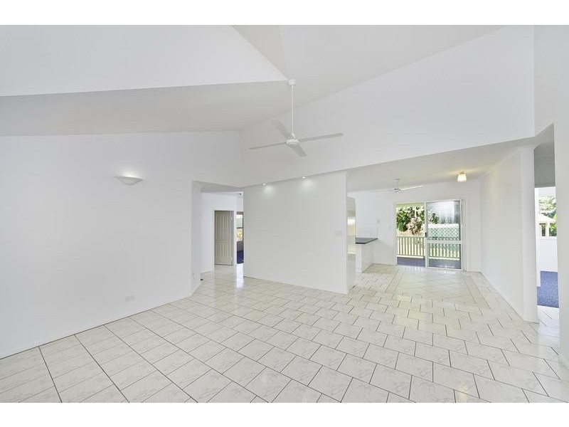 38 Callum Street, Mooroobool QLD 4870