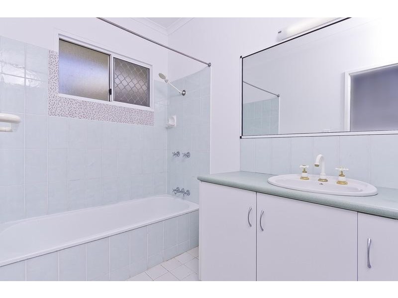 38 Callum Street, Mooroobool QLD 4870