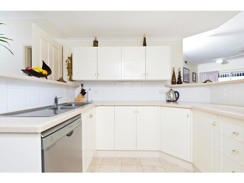 52/8-14 Munro Terrace, Mooroobool QLD 4870