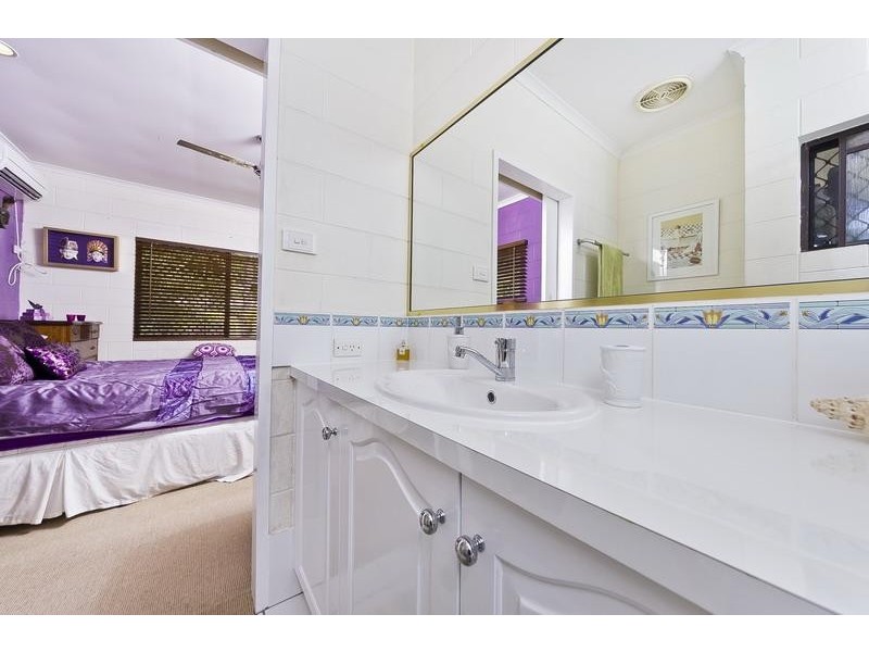 4 Fraser Close, Kanimbla QLD 4870