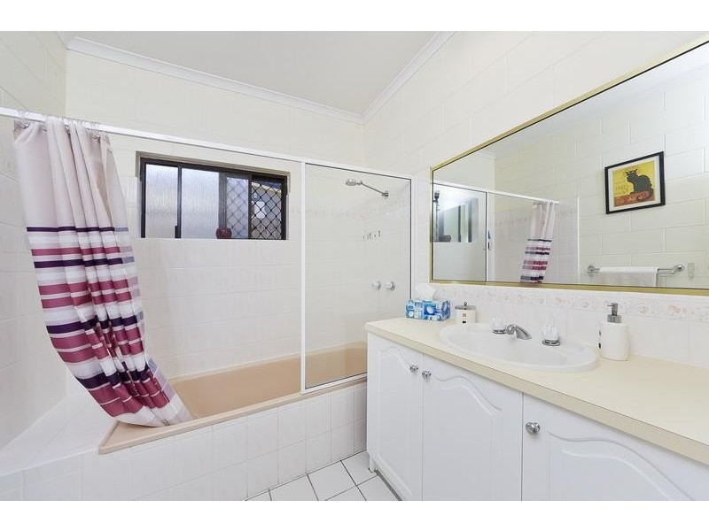 4 Fraser Close, Kanimbla QLD 4870