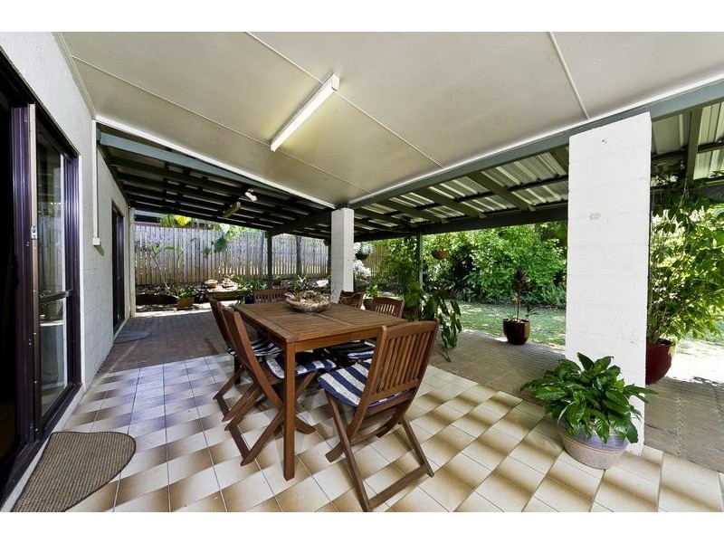 4 Fraser Close, Kanimbla QLD 4870