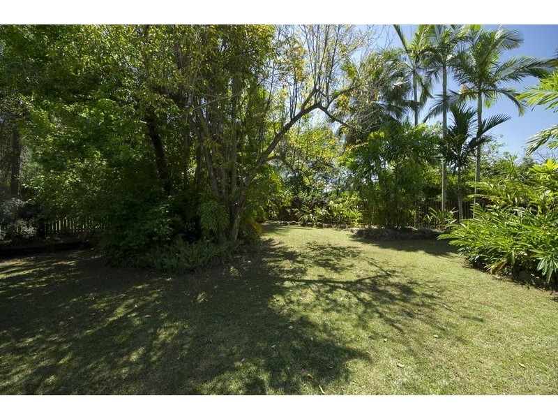 4 Fraser Close, Kanimbla QLD 4870