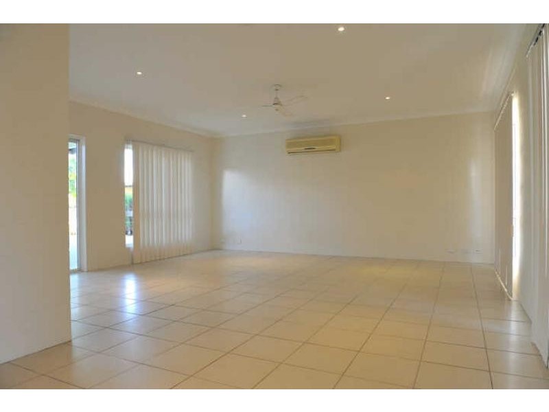 8 Peate Close, Edmonton QLD 4869