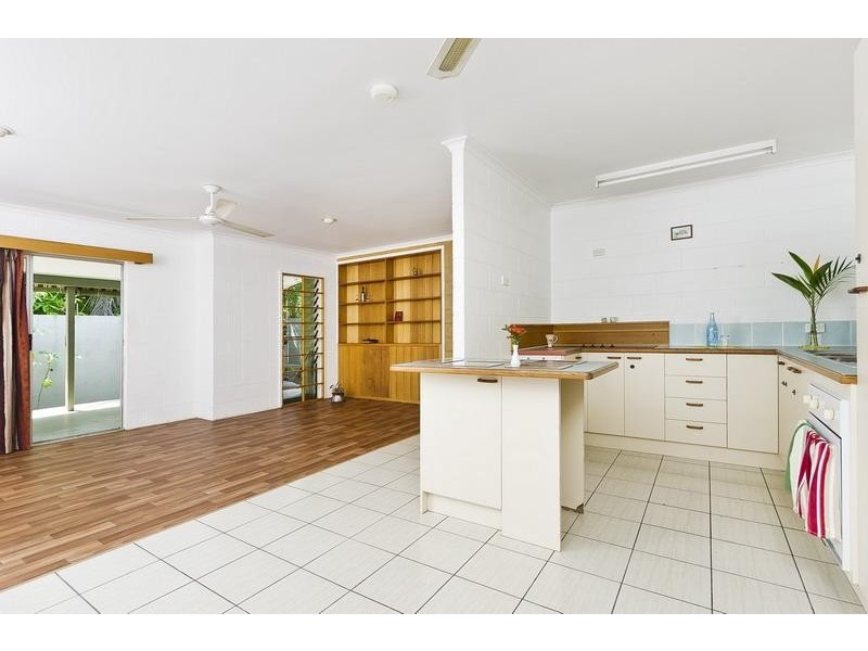 1/249 Pease Street, Edge Hill QLD 4870