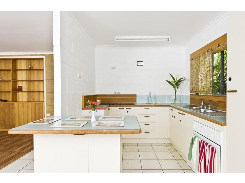 1/249 Pease Street, Edge Hill QLD 4870