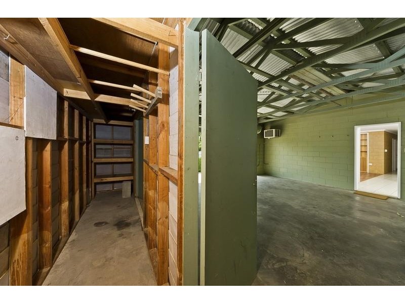 1/249 Pease Street, Edge Hill QLD 4870