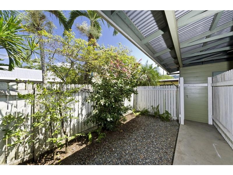 1/249 Pease Street, Edge Hill QLD 4870