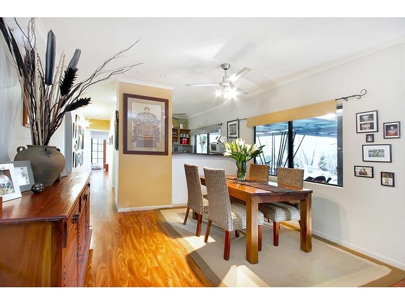 12 Jordan Close, Mooroobool QLD 4870